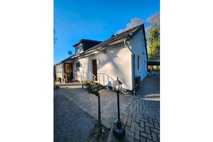 Renovierte 4-Zimmer-Wohnung in Lavenstedt mit Garten & Terrasse - Selsingen