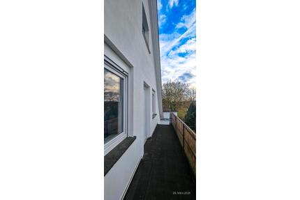 Helle Maisonettewohnung 109m²mit 2x Balkon und 2 PKW Stellplätzen - Wathlingen