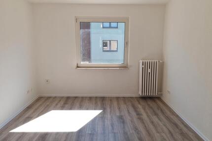 Super geschnittene 3-Zimmer-Wohnung zu vermieten! - Duisburg Mittelmeiderich
