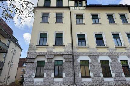 Ab 1.12.25! Beliebte Wohngegend, 2-R-Whg. im DG, Balkon und Tageslichtbad! - Zwickau Marienthal