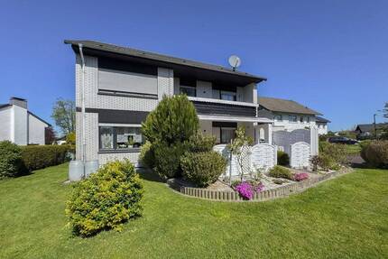 Zwei-Familien-Haus mit Herz in Ense-Bremen - Platz für Familiengeschichten