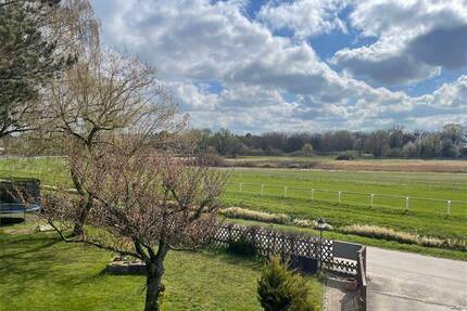Einmaliger Blick auf die Pferderennbahn - Grosse möblierte 2 Zimmer-Wohnung - Iffezheim
