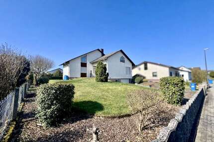 Haus zum Kaufen in Löhnberg 395.000,00 € 216 m²