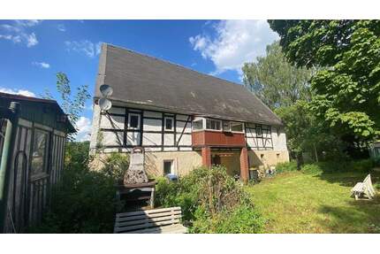 Großes Grundstück mit stark sanierungsbedürftigen Wohnhaus (Denkmal) - Oederan Breitenau