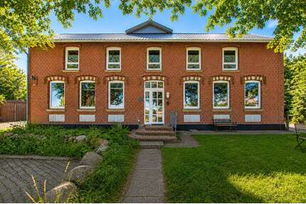 Haus zum Kaufen in Neuendorf-Sachsenbande Sachsenbande 499.000,00 € 386 m² - Neuendorf-Sachsenbande / Sachsenbande