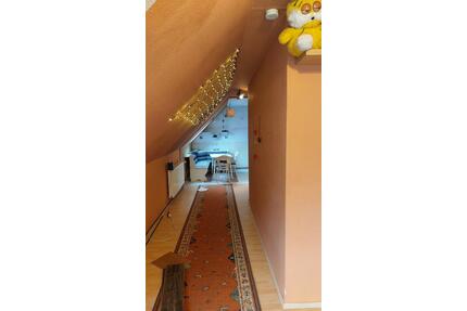 Wohnung 2 12 Zimmer 80 qm unterm Dach Renovierungsbedarf - Nahrendorf