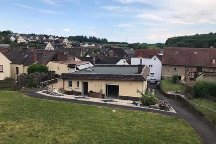 Schöne, helle 4,5-Zimmer-Wohnung mit Terrasse und Garten - Reiskirchen