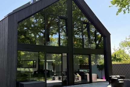 Haus zum Kaufen in Isernhagen 1.474.500,00 € 295 m²