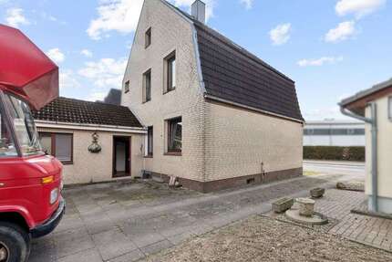 Haus zum Kaufen in Neumünster 230.000,00 € 130 m²