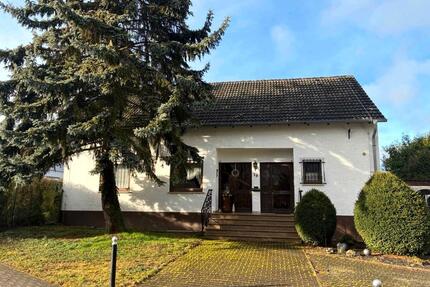 Zweifamilienhaus mit Keller u. großem Garten - ideal für Familien - Hillesheim