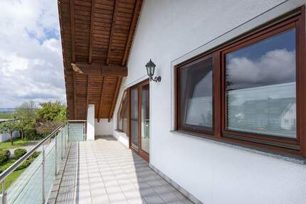 Helle, familienfreundliche Dachgeschosswohnung mit attraktivem Raumkonzept - Riedlingen Neufra