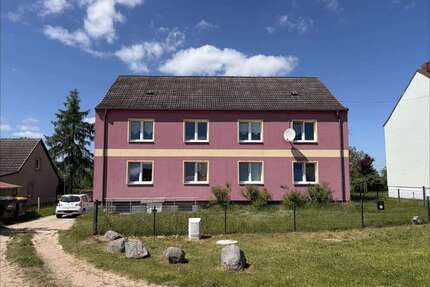 Haus zum Kaufen in Uckerfelde 240.000,00 € 360 m²