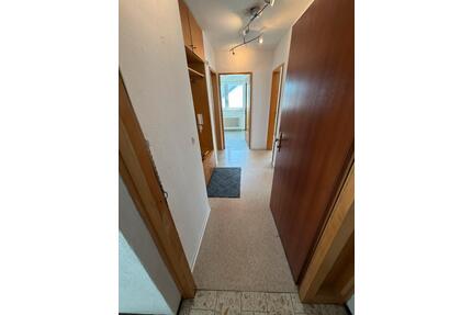 2-Zimmer-Wohnung mit Dachloggia, Stellplatz und Kellerabteil - Göppingen Faurndau