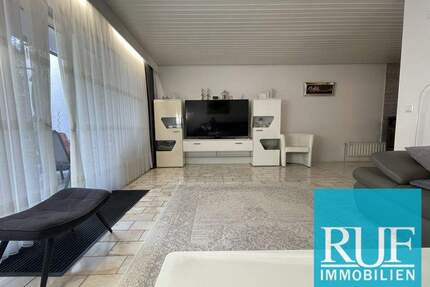 Charmantes Reihenmittelhaus mit Terrasse, Gartenanteil und Tiefgaragenstellplatz - Pforzheim Eutingen