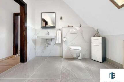 Modernisiertes Zweifamilienhaus über 272 qm & 6 Stellplätzen - Mehrgenerationentraum in Hoppstädten