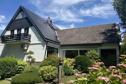 Haus zum Kaufen in Krefeld 949.000,00 € 245 m²