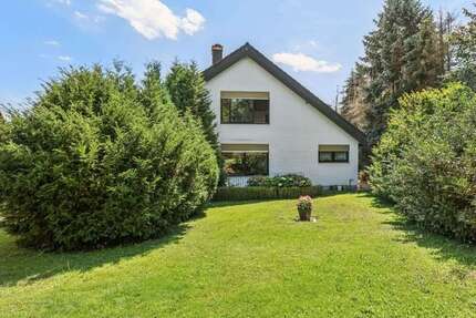 Haus zum Kaufen in Staufenberg 299.000,00 € 210 m²