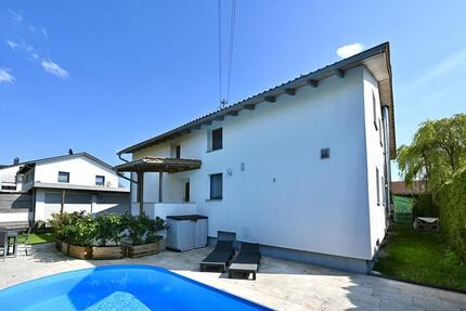 Großzügige 4-Zimmer-Wohnung mit Dachterrasse zu vermieten! - Bruckmühl