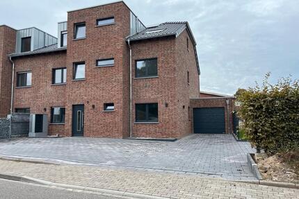 Moderne 3 Zimmer Wohnung, 1. OG - Geilenkirchen