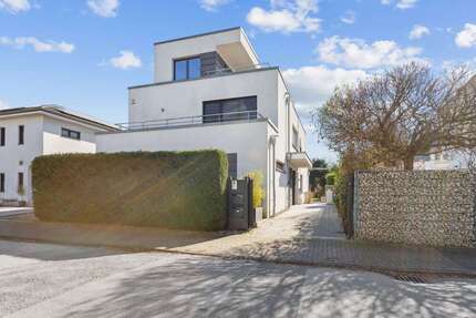 Haus zum Mieten in Ratingen-Hösel 3.080,00 € 190 m²