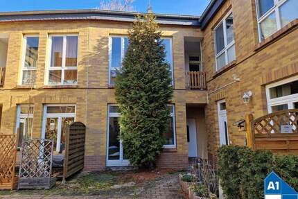 Toplage von Halle (Saale) - Giebichenstein - Zentrale 2-Zimmer-Wohnung mit idyllischem Innenhof und Stellplatz