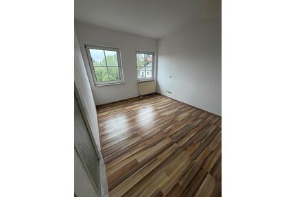 3 Zimmer Dachgeschoss Wohnung ab sofort in Suhl zu vermieten