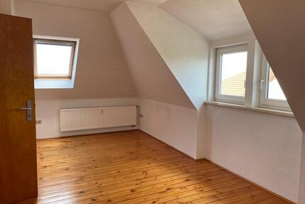 Dachgeschosswohnung zu vermieten ab 01.07.2026 - Waldeck