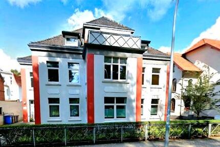 Charmante Altbauwohnung 4 Zimmer DG 103m² Balkon Garten - Grevesmühlen