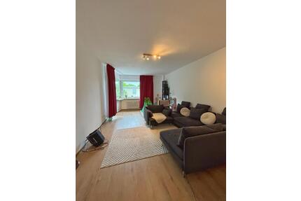 2,5-Zimmer-Wohnung ca. 71 m² mit großer Loggia in 12351 Berlin