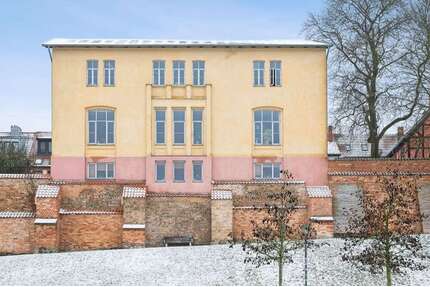 Haus zum Kaufen in Rostock 980.000,00 € 470.26 m²