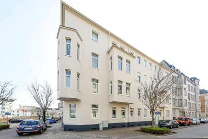 TT bietet an: Großzügige 5-Zimmer-Wohnung mit Balkon im zentralen Wilhelmshaven!