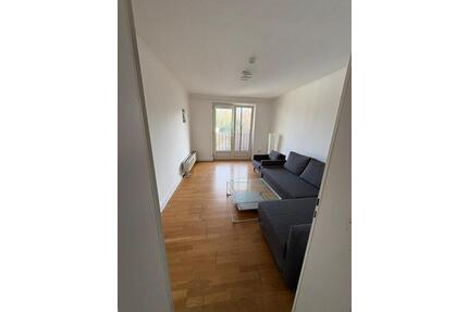 2 Zimmer Wohnung mit idealer Lage, sonnigen Balkon und Stellplatz - Bielefeld Heepen