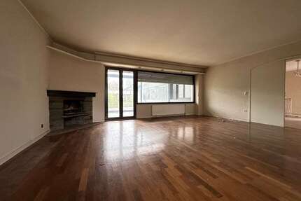 Haus zum Kaufen in Kaarst 699.000,00 € 280 m²