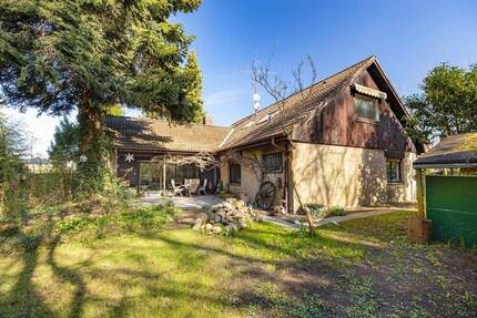 Einfamilienhaus mit Entwicklungspotenzial auf weitläufigem Grundstück in begehrter Lage - Hamburg Sasel