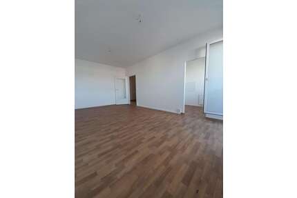 Wohnung zum Mieten in Dresden 595,00 € 77.46 m²