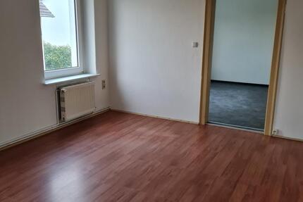 2 Raum Wohnung in Neugersdorf - 300,00&nbsp;EUR Kaltmiete, ca.&nbsp; 57,00&nbsp;m&sup2; in Ebersbach-Neugersdorf (PLZ: 02727)