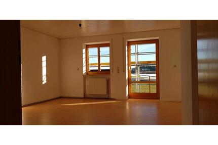 3-Zi.-Wohnung mit Balkon, EBK & Stellplatz auf Bio-Hof, warm - Markt Rettenbach