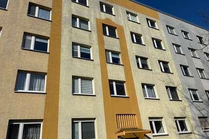 Wohnung zum Mieten in Halle 370,00 € 58.51 m²