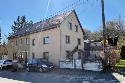 75 qm 3-Raum-Wohnung mit 43 qm Terrasse im EG mit Einbauküche - Großschirma