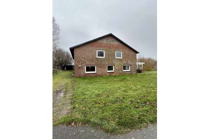 Haus zum Kaufen in Barlt 99.000,00 € 1 m²