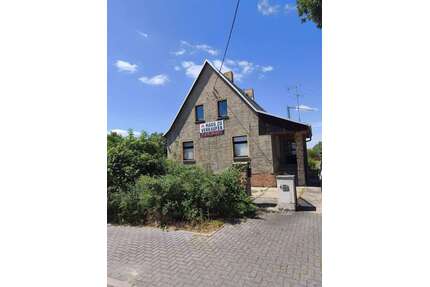 Haus zum Kaufen in Libehna 89.000,00 € 160 m²