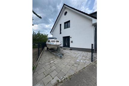 Doppelthaushälfte in Uetersen - 2.000,00&nbsp;EUR Kaltmiete, ca.&nbsp; 120,00&nbsp;m&sup2; in Uetersen (PLZ: 25436)