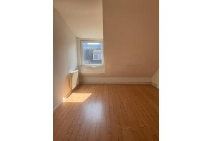 WG - Zimmer - Frauen-WG - 750,00&nbsp;EUR Kaltmiete, ca.&nbsp; 20,00&nbsp;m&sup2; in Hamburg (PLZ: 22147) Wandsbek