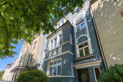 Haus zum Kaufen in Essen Frohnhausen 639.000,00 € 360 m² - Essen / Frohnhausen
