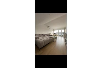 Schöne Dachgeschoss Wohnung in Ratingen
