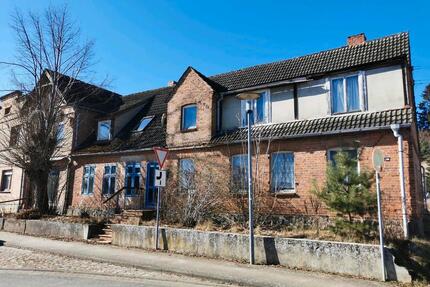 Haus und Grundstück - 100.000,00&nbsp;EUR Kaufpreis, ca.&nbsp; 140,00&nbsp;m&sup2; in Malchin (PLZ: 17139)
