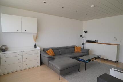 Helle 2 Zimmer Wohnung mit Balkon und Garage - Königsbrunn