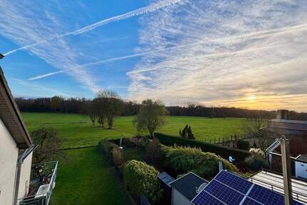 Aachen-Lichtenbusch (Deutschland) - Dachgeschoss Wohnung (2. OG) mit großer Terrasse und Südausrichtung, Tiefgaragenstellplatz