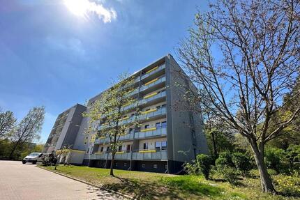 Tolle Familienwohnung mit Balkon, Bad mit Dusche u. Wanne - Chemnitz Klaffenbach