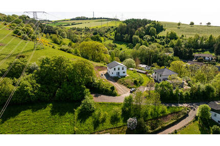 Hochwertiges Familienhaus in Ruhelage und mit herrlicher Fernsicht! L- Echternach 18min! - Mettendorf